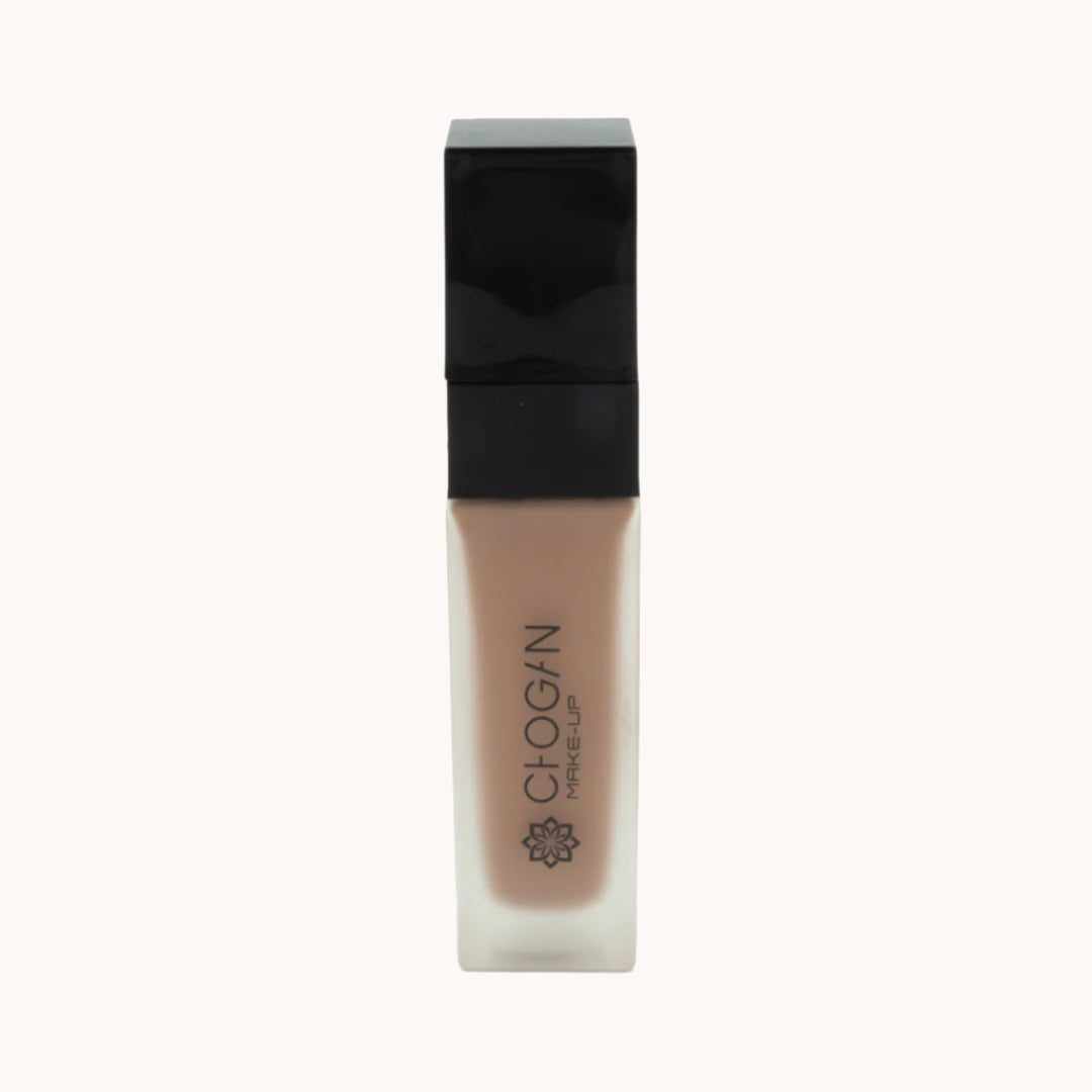 Instant Matte Foundation von Chogan – langanhaltende, flüssige Foundation mit hoher Deckkraft, samtig-mattem Finish und antioxidativen, feuchtigkeitsspendenden Wirkstoffen für einen ebenmäßigen Teint