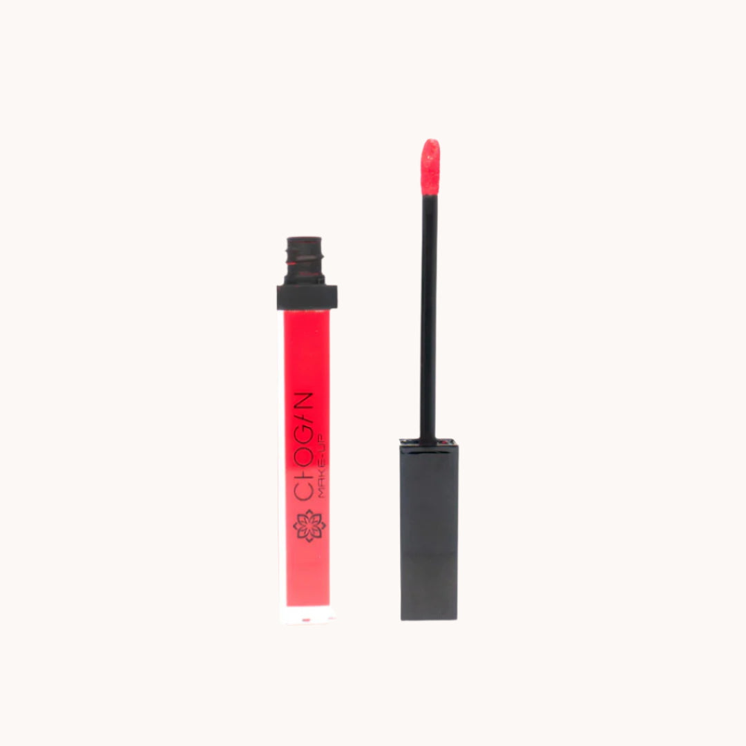 Flüssiger Lippenstift mit mattem Effekt – schnell trocknende, hochpigmentierte Formel für langanhaltende, intensive Farbe und seidige Lippen

